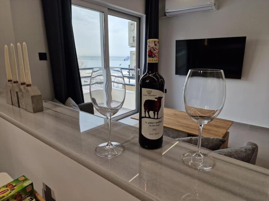 Patras Blue Sea And Sky Deluxe Apartment ภายนอก รูปภาพ
