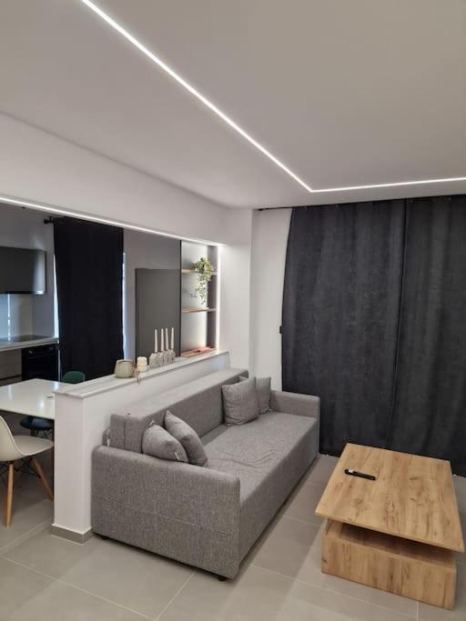 Patras Blue Sea And Sky Deluxe Apartment ภายนอก รูปภาพ